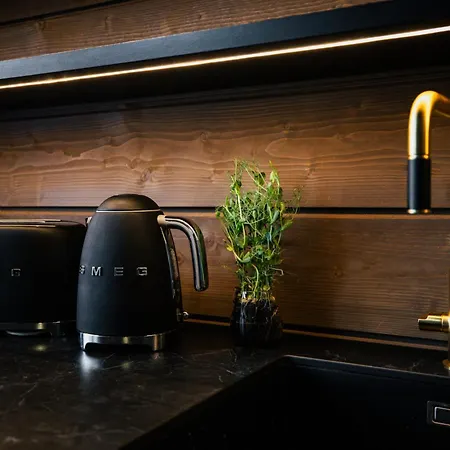 Luxurious Rakka, Yllaes * Äkäslompolo