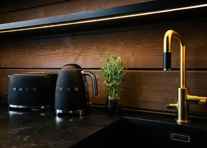 Luxurious Rakka, Yllaes * Äkäslompolo