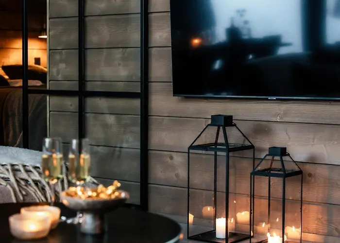 Daire Luxurious Rakka, Yllaes